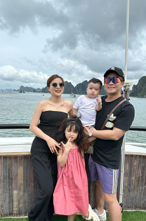 Nam diễn viên tự tin chăm sóc các con khi vợ vắng nhà.