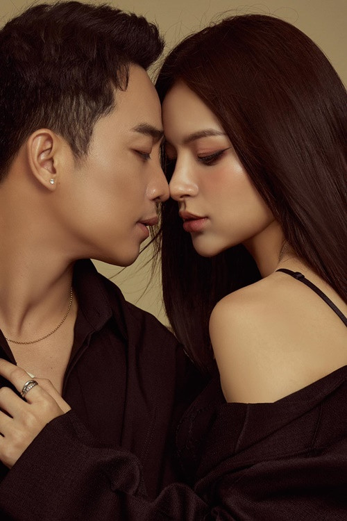 Đỗ Duy Nam đã lập gia đình. Vợ anh là nữ diễn viên kém anh 5 tuổi tên Ngọc Anh.