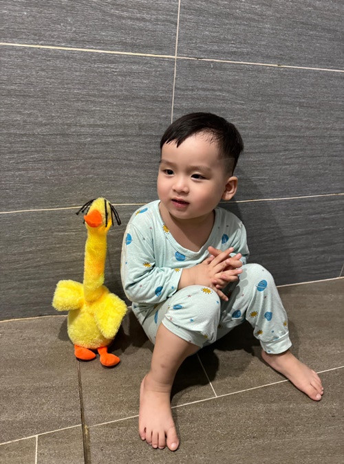Bé Bắp - con trai của Duy Nam vô cùng kháu khỉnh.