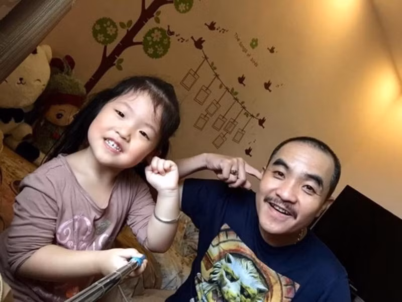 Tháng 8/2018, Quốc Quân chia sẻ, anh đã ly hôn được vài tháng. Nam diễn viên nhận nuôi con gái. Ảnh: FBNV.