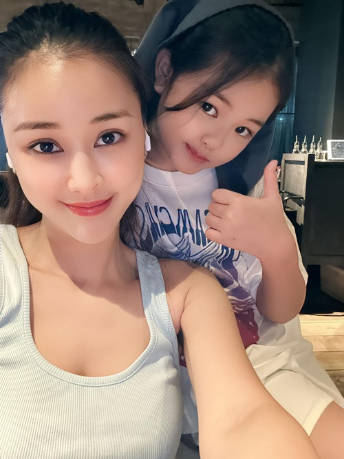 Maya không tiết lộ danh tính bố con gái Bồ Câu.