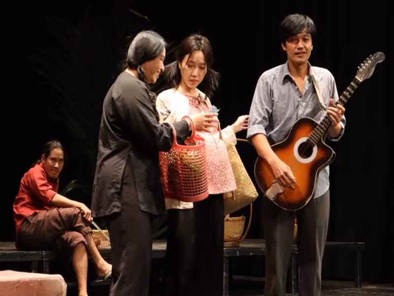 Sau sân khấu kịch 5B, Diệu Nhi hoạt động trong sân khấu Thế Giới Trẻ. Ảnh: VOV.