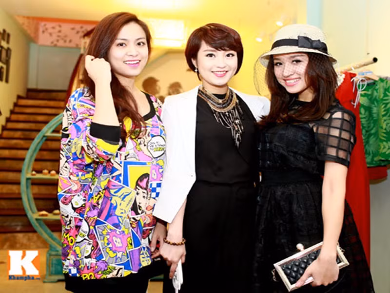 Vân Hugo và Hoàng Thùy Linh có mặt trong các sự kiện quan trọng của nhau. Ảnh: Khám Phá.