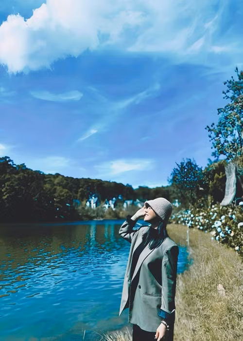 Cô du lịch Đà Lạt vào tháng 12/2023.