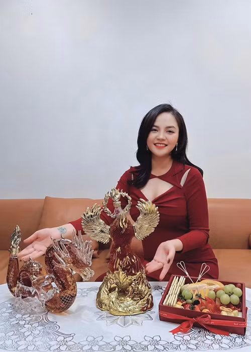 Thu Quỳnh hiện tập trung dưỡng thai.