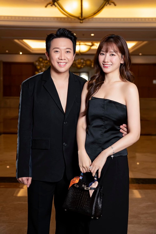 Sau khi đóng chung phim Bệnh viện ma năm 2016, Trấn Thành - Hari Won hẹn hò. Cặp đôi làm đám cưới vào cuối năm 2016. Ảnh: FBNV.