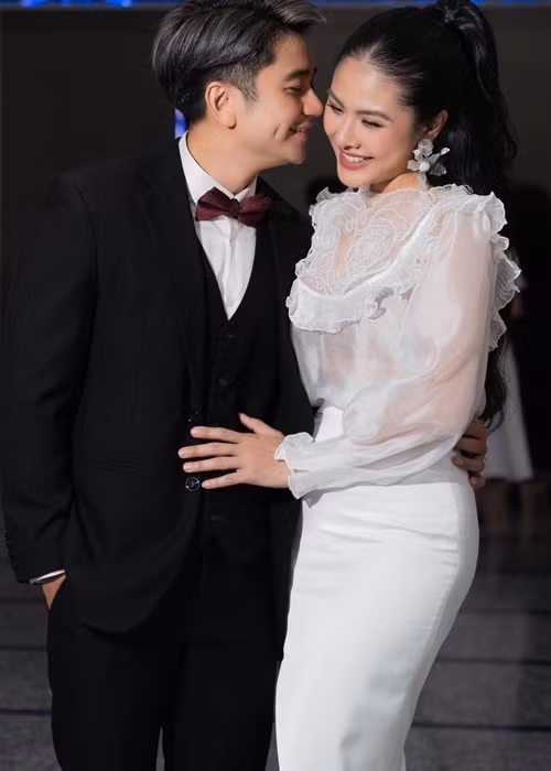 Vợ chồng Vân Trang tổ chức đám cưới vào ngày 9/1/2016.