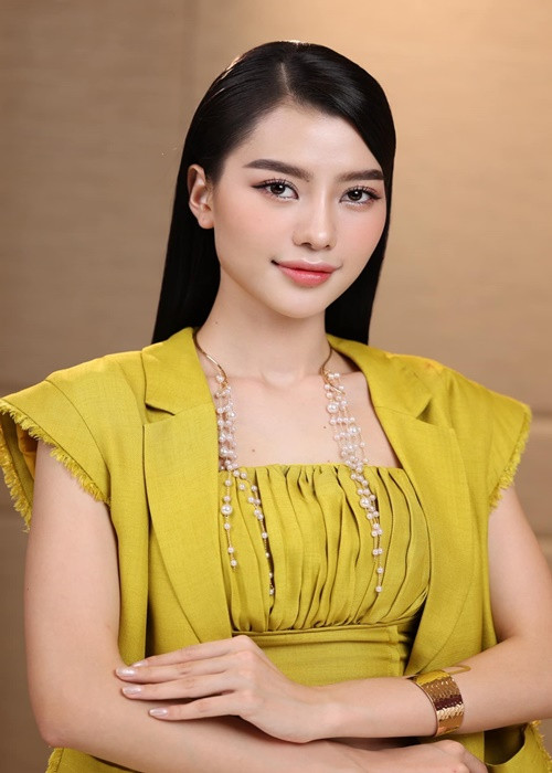 Gần đây, ba Hoàng Thị Nhung bị tai biến và không có người chăm sóc. Cô khuyên ba mẹ quay về bên nhau. "Mẹ bỏ qua mọi chuyện quá khứ để quay lại với ba", Hoàng Thị Nhung cho biết. Ảnh: FBNV.