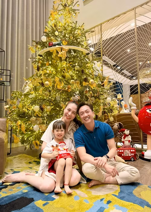 Đàm Thu Trang và Cường Đô la có hai con chung, đủ nếp, đủ tẻ.