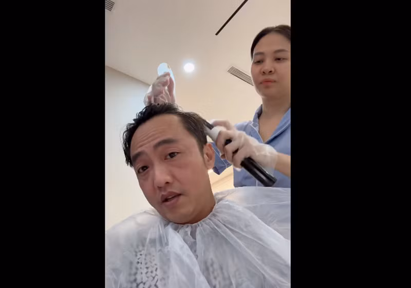 Đàm Thu Trang đáp lời chồng: "Ối giời ơi, nhìn hai cục nợ bên kia mà không thấy à?". Cường Đô la sau đó nhắn nhủ vợ: "Hứa là yêu nhau nhé".