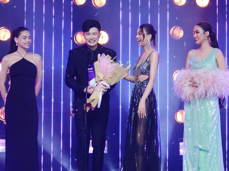 Mặc táo bạo tại sự kiện, Thanh Hằng đẹp lấn át nhiều mỹ nhân Việt.