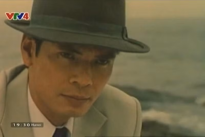 Vai diễn đặc biệt nhất trong chặng đường diễn xuất của nghệ sĩ Trần Lực là Tống Văn Sơ trong phim Nguyễn Ái Quốc ở Hong Kong. Nhiều khán giả khen ngợi nam nghệ sĩ lột tả được cái thần của lãnh tụ Nguyễn Ái Quốc hồi trẻ. Vai diễn đã giúp anh đoạt giải Mai Vàng 2003 ở hạng mục Nam diễn viên được yêu thích. Ảnh: Vietnamnet.