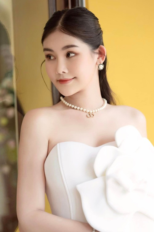 Sau Hoa hậu Liên lục địa 2018, Ngân Anh không tham gia các hoạt động giải trí. Cô tập trung cho việc du học ở Anh.