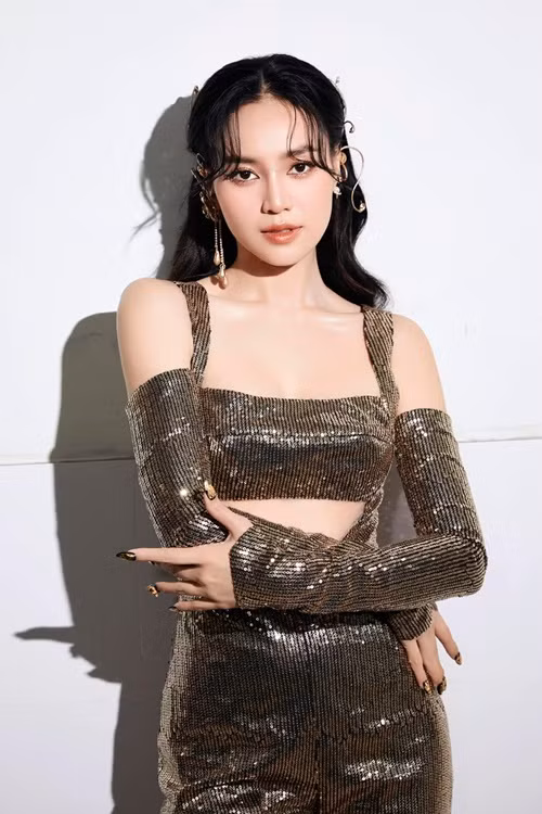 Mới đây, trong chương trình Chị đẹp đạp gió rẽ sóng, Ninh Dương Lan Ngọc cho hay, cô muốn đi du học về diễn xuất ở Australia.