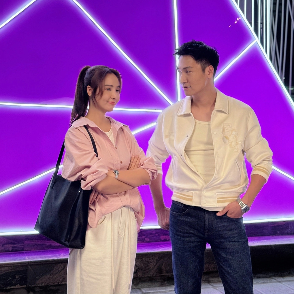 Nữ diễn viên chia sẻ, những phân đoạn diễn biến đầy trắc trở, đòi hỏi diễn xuất tâm lý khó của nhân vật Dương và Lâm (Mạnh Trường) trong những tập vừa qua của "Chúng ta của 8 năm sau" càng khiến cô khẳng định: "Đóng chung với anh Trường là điều may mắn". Huyền Lizzie nhấn mạnh, đối với cô, Mạnh Trường là một trong những nam diễn viên diễn xuất tốt về ánh mắt, nội tâm (Ảnh: Nhân vật cung cấp).