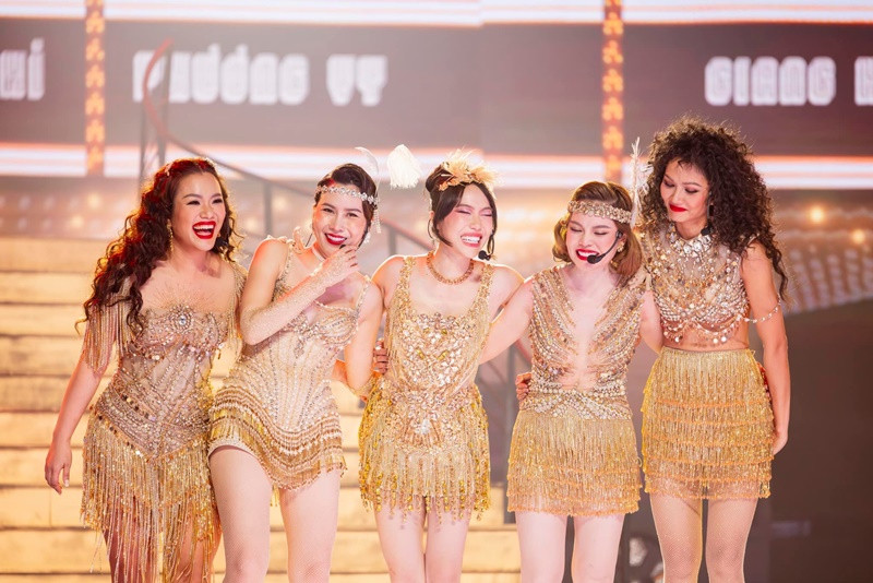 Lượt bình chọn của Lưu Hương Giang thường ở top cuối, vào vòng nguy hiểm. Theo Znews, trước đêm Công diễn 4, cô mới thắng một vòng công diễn. Ảnh: FBNV.