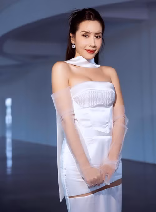 Hanh trinh cua Luu Huong Giang o “Chi dep dap gio re song“