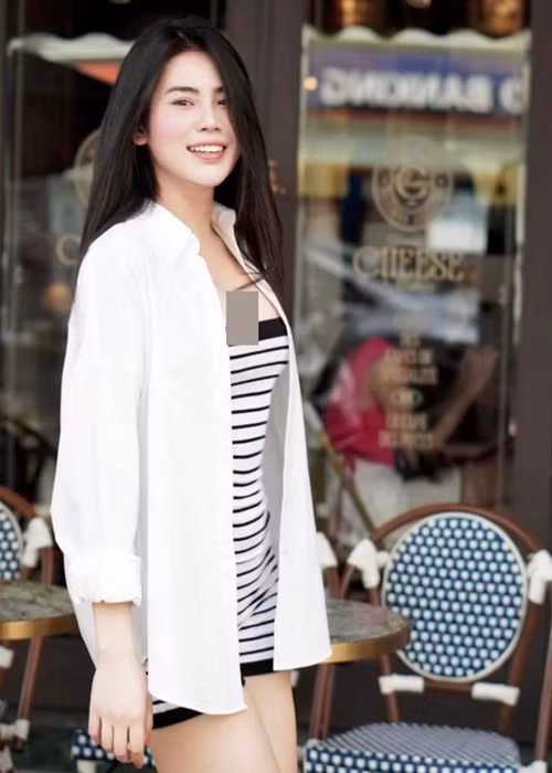 Nhiều người cho rằng cô gái bên chồng cũ Diệp Lâm Anh là Á hậu Chu Thị Ánh. Vào tháng 7/2023, Diệp Lâm Anh từng chia sẻ, chồng cũ chia tay Quỳnh Thư và hẹn hò một người khác. “Tôi có nghe nhiều thông tin anh Đức cặp kè với một á hậu khác. Tuy nhiên hiện nay tôi không đủ trí nhớ và sức lực để quan tâm đến những người tình của anh ấy”, Diệp Lâm Anh viết trên trang cá nhân. Ảnh: FBNV.