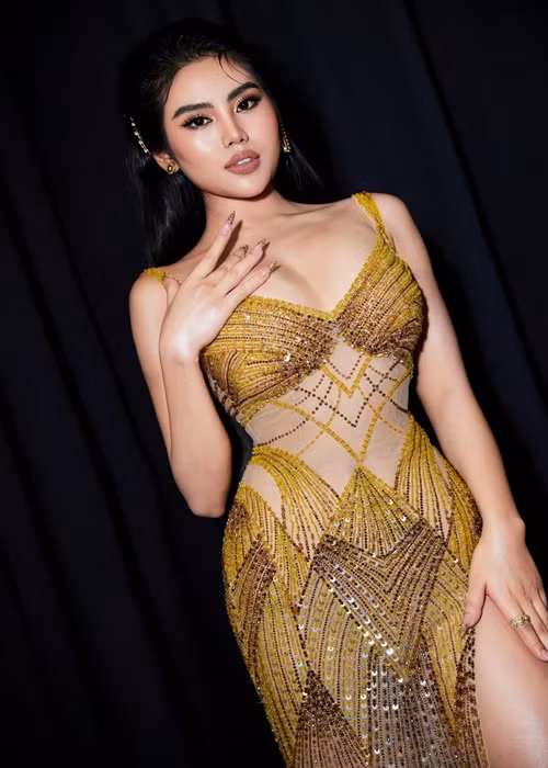 Nàng hậu sinh năm 1997 chia sẻ, từ một người sức khỏe yếu, cô chọn tập gym để cải thiện và trở thành giảng viên dinh dưỡng, lan tỏa năng lượng tới mọi người. Ảnh: FBNV.