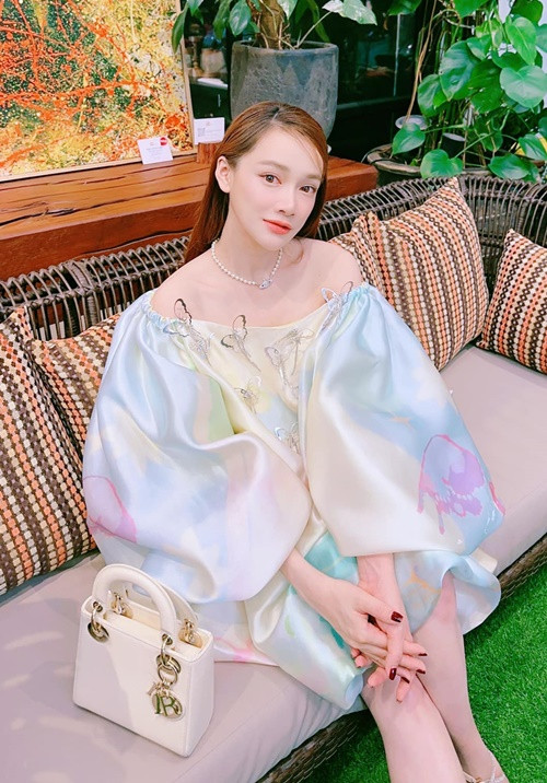 Vợ Trường Giang sở hữu vẻ đẹp mặn mà sau 2 lần sinh nở.