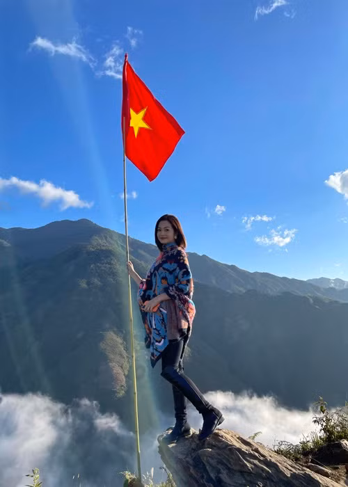 Kiều Anh vẫn trẻ trung, gợi cảm ở tuổi 42.