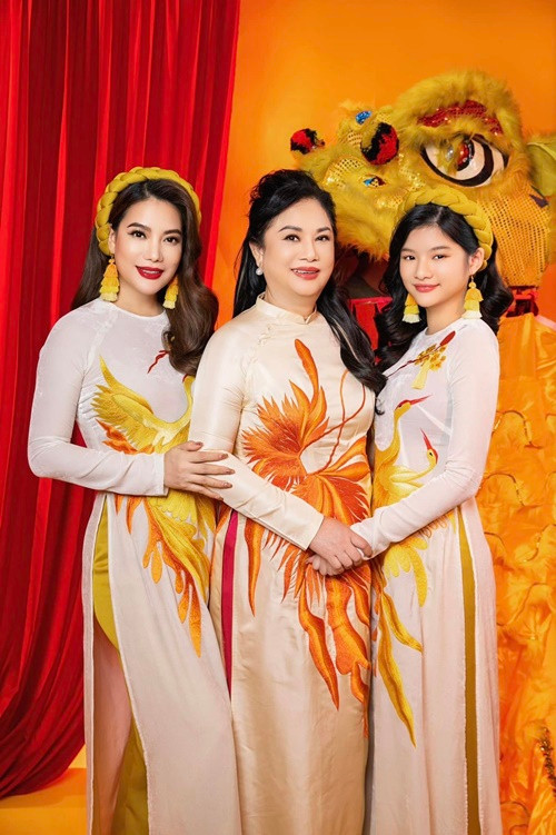 3 thế hệ nhà Trương Ngọc Ánh khiến ai nấy cũng phải trầm trồ vì nhan sắc xinh đẹp.