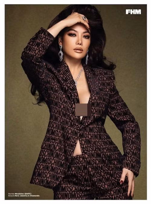 Năm 1995, cô đoạt giải Người mẫu ăn ảnh của cuộc thi Người mẫu Việt Nam. Năm 1998, Trương Ngọc Ánh giành giải Hoa hậu Thời trang Quốc tế.