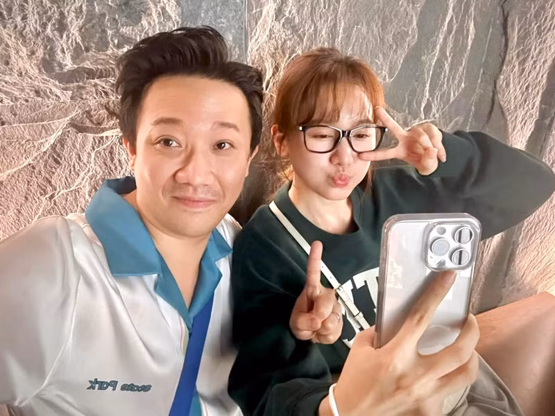 Năm 2017, Hari Won lần đầu đón Tết nhà chồng. Cô khoe được bố mẹ chồng chiều chuộng khi vợ chồng cô chỉ ăn ngủ và đi hát, chưa cần làm gì nhiều.