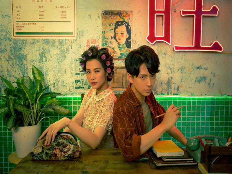 “Với Huy, đây là lúc Huy thấy Nhi đẹp nhất viên mãn nhất từ khi quen biết nhau. Trong dự án đầu tư nhất của Huy năm nay Huy muốn lưu giữ hình ảnh ấy lại và đã mạn phép mời cô nàng tham gia. Thật tuyệt vời dù đang mang thai 7 tháng, Nhi vẫn đồng ý. Tạo hình cũng rất cưng và ấn tượng phải không cả nhà. Cảm ơn bạn lần nữa, mãi bên nhau bạn nhé”, Ngô Kiến Huy nhắn nhủ Đông Nhi. Ảnh: Công Lý.