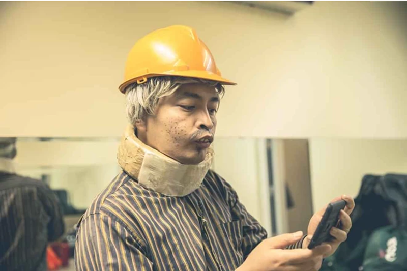 Mặc dù nhân vật Mr. Vui có ngoại hình xấu xí, nhưng nhiều khán giả lại ấn tượng. Có khá nhiều người thậm chí tặng quà cho Quân Anh. Ảnh: Vietnamnet.