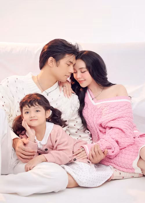 Trước nghi vấn tình cảm, Nhan Phúc Vinh cho biết: “Không có chuyện yêu đương gì đâu, nói thế cho nó nhanh”. Ảnh: Người Đưa Tin.