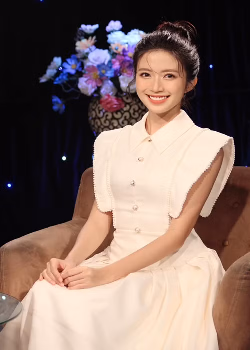 Ngoài đóng phim, Ngọc Huyền còn làm người mẫu ảnh. Cô đã tốt nghiệp ngành thiết kế của Đại học Mỹ Thuật Công nghiệp. Ảnh: FBNV.