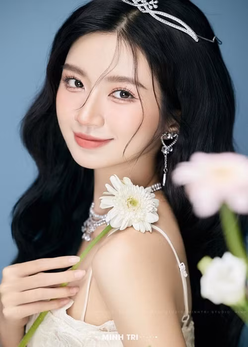 Ngọc Huyền là một trong những diễn viên mới nổi của VTV. Cô đóng Thương ngày nắng về, Món quà của cha. Ảnh: FBNV.