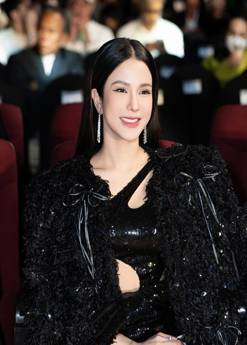 Theo Người Lao Động, Diệp Lâm Anh được quyền nuôi dưỡng con gái, còn con trai giao cho chồng cũ Diệp Lâm Anh. Bên cạnh đó, hội đồng xét xử phúc thẩm ghi nhận sự tự nguyện của Nghiêm Đức về việc cấp dưỡng nuôi con gái mỗi tháng 50 triệu đồng. Ảnh: Instagram.