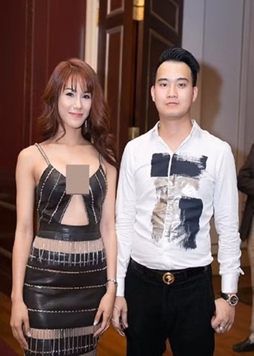 Diệp Lâm Anh và Nghiêm Đức kết hôn năm 2018. Cả hai ra tòa ly hôn vào năm 2022. Đến tháng 9/2023, hai người hoàn tất việc ly hôn. Ảnh: Dân Việt.