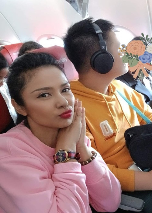 Việt Trinh cùng con trai đón giao thừa tại Thái Lan.