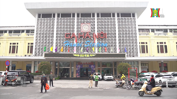 Bat ngo voi dien mao moi cua ga Ha Noi