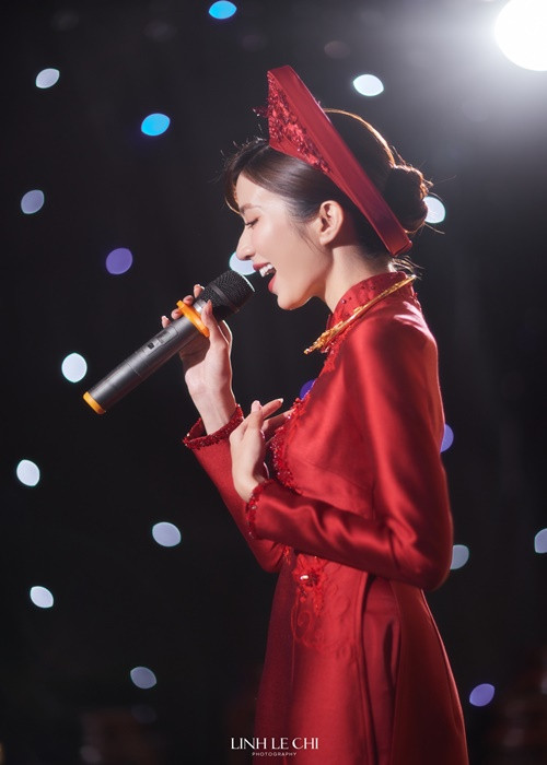 Nữ diễn viên phim Thương ngày nắng về hát ca khúc Gió đánh đò đưa.