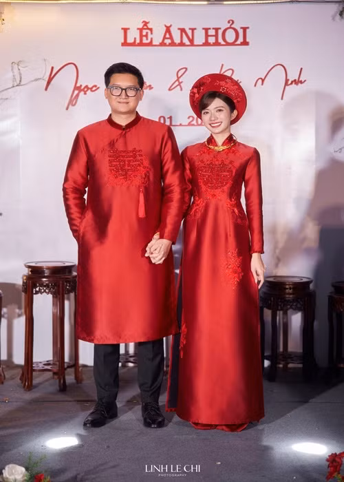 Theo Dân Việt, Duy Minh là con trai của nghệ sĩ Phạm Quỳnh Trang, cháu ngoại của cố NSND Quý Dương và cháu gọi NSƯT Chí Trung là bác ruột.