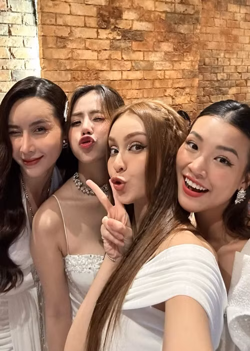 Lưu Hương Giang thân thiết với Mlee, Hoàng Oanh nhờ Chị đẹp đạp gió rẽ sóng.