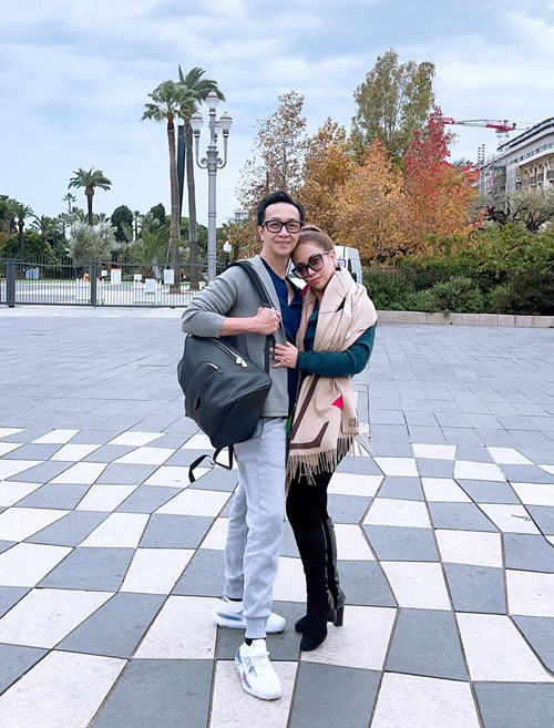 Minh Tuyết cảm thấy khi bị bệnh, cô được chồng chăm sóc hơn một đứa trẻ.