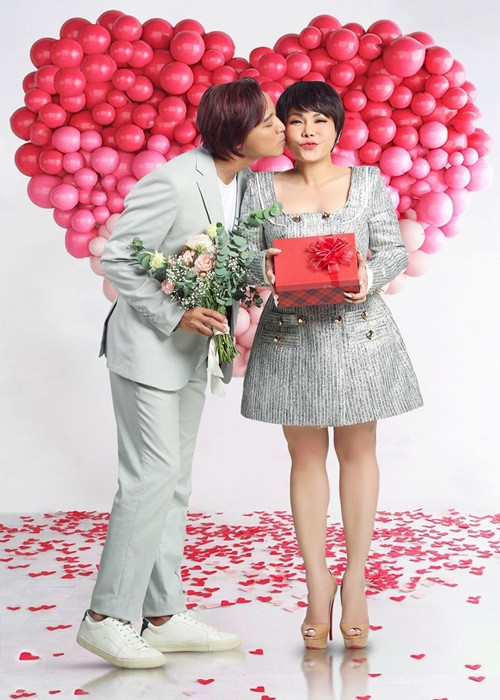 Trong cuộc phỏng vấn với Vietnamnet năm 2022, Hoài Phương cho biết, Việt Hương không chân dài, gợi cảm nhưng anh vẫn yêu.