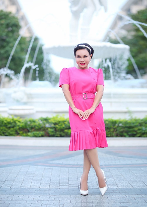 Việt Hương thừa nhận cô cười có duyên, lanh lẹ chứ không xinh.