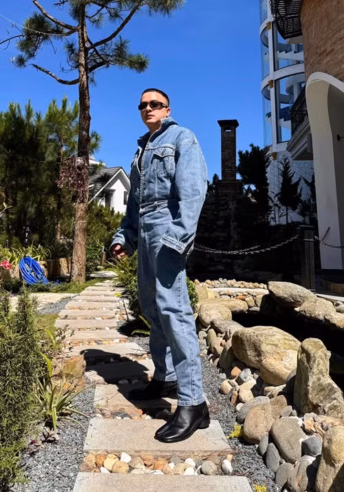 Mẹ của con trai Cao Thái Sơn vẫn được giữ kín danh tính. Tuy nhiên, mới đây, nam ca sĩ chia sẻ trên Người Đưa Tin, mẹ của con trai là một người rất xinh đẹp, con được thừa hưởng những gì tốt đẹp nhất từ bố mẹ. Ảnh: FBNV.