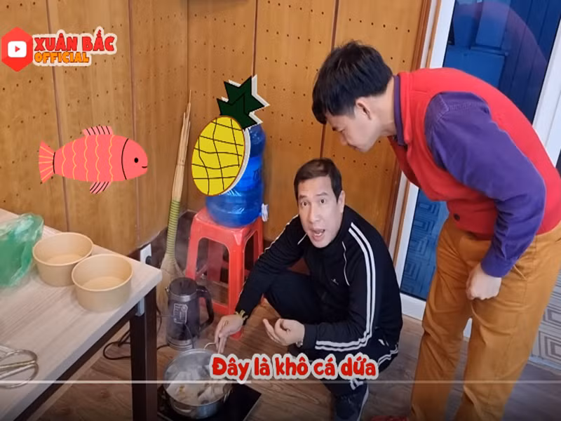 Hoài Linh gửi cá khô dứa cho các đồng nghiệp.