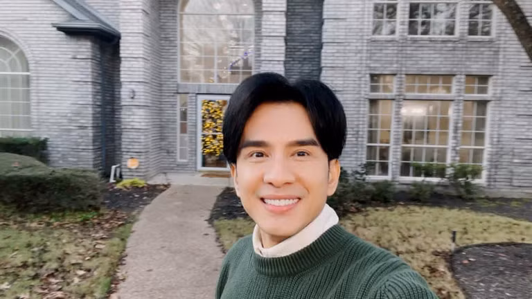 Ngoài ra, Đan Trường cũng mua một căn nhà tại Mỹ rộng khoảng 290m2, trị giá khoảng 450.000 USD (khoảng 10 tỷ đồng), chưa bao gồm tiền nội thất.