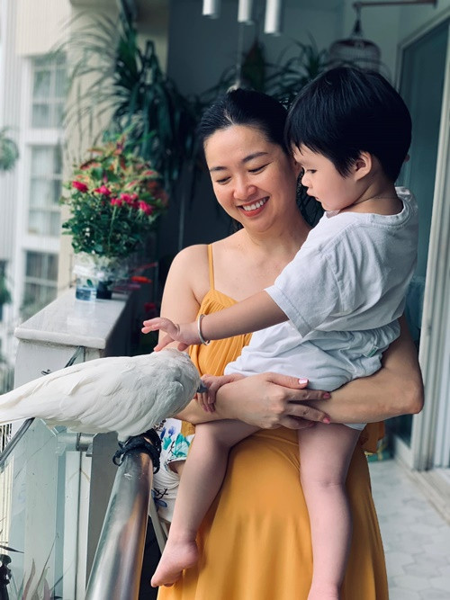 Đối với Lê Khánh, hạnh phúc của cô là mỗi tối được nghe tiếng cười của các con.