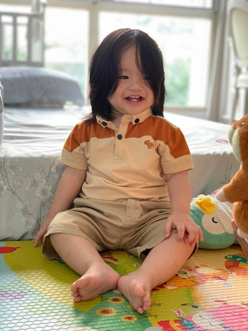 Bé Tuấn Kha được nhận xét là bảo sao nhí của bố.