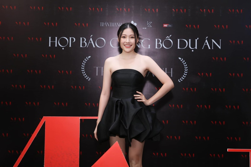 Trong khi đó, đạo diễn hình ảnh Diệp Thế Vinh đã thuyết phục Trấn Thành để Uyển Ân tham gia buổi casting phim Mai.