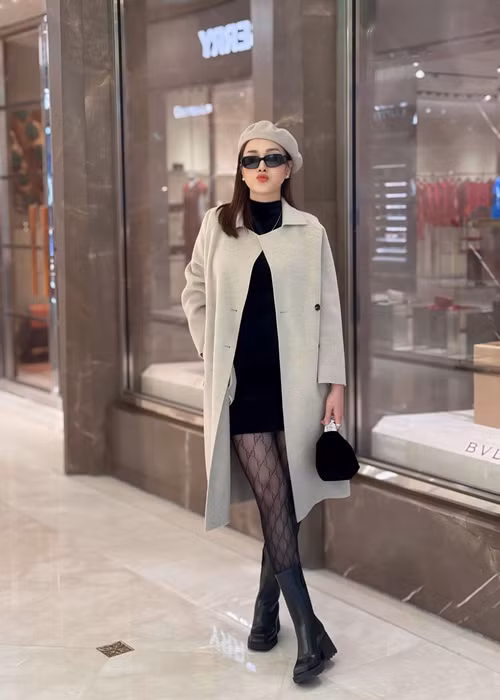 Phương Oanh khéo giấu bụng bầu đôi. Ảnh: FBNV.